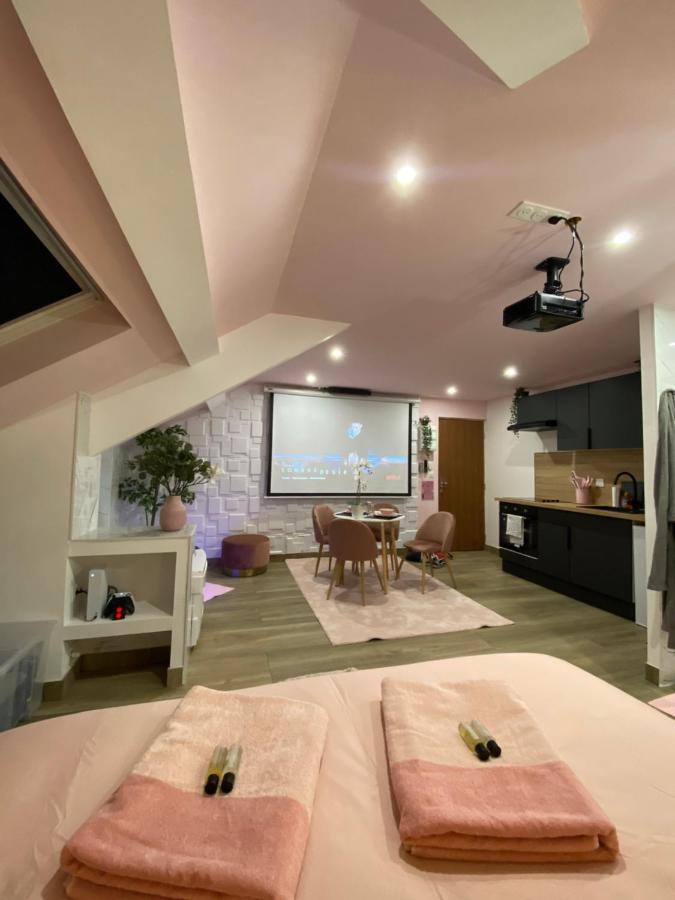 Capsule Color Deluxe Balneo I Ecran Home Cinema I Console De Jeux Trith-Saint-Leger 외부 사진