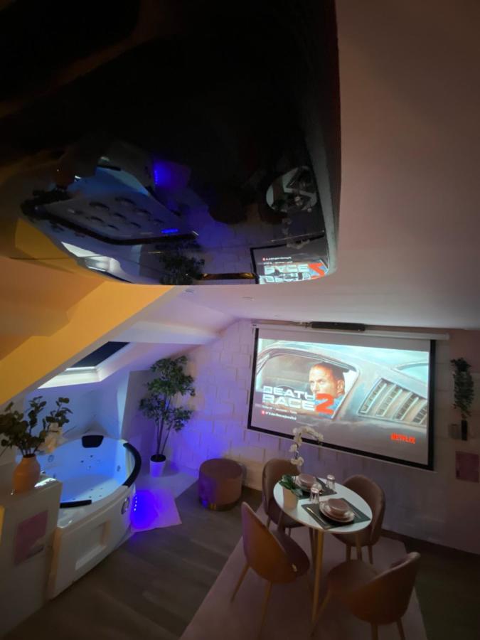 Capsule Color Deluxe Balneo I Ecran Home Cinema I Console De Jeux Trith-Saint-Leger 외부 사진